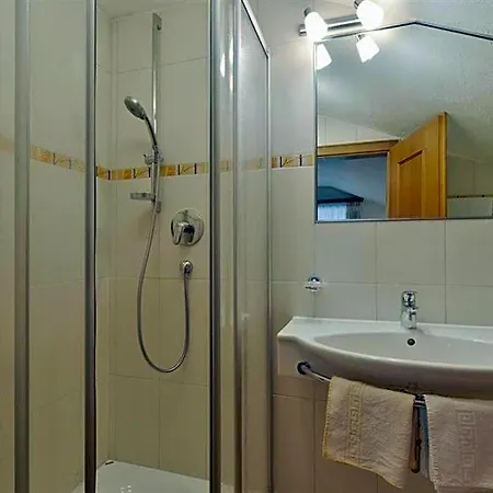Gaestehaus Hoamatl Ohne Fruehstueck 3* 메이른호픈